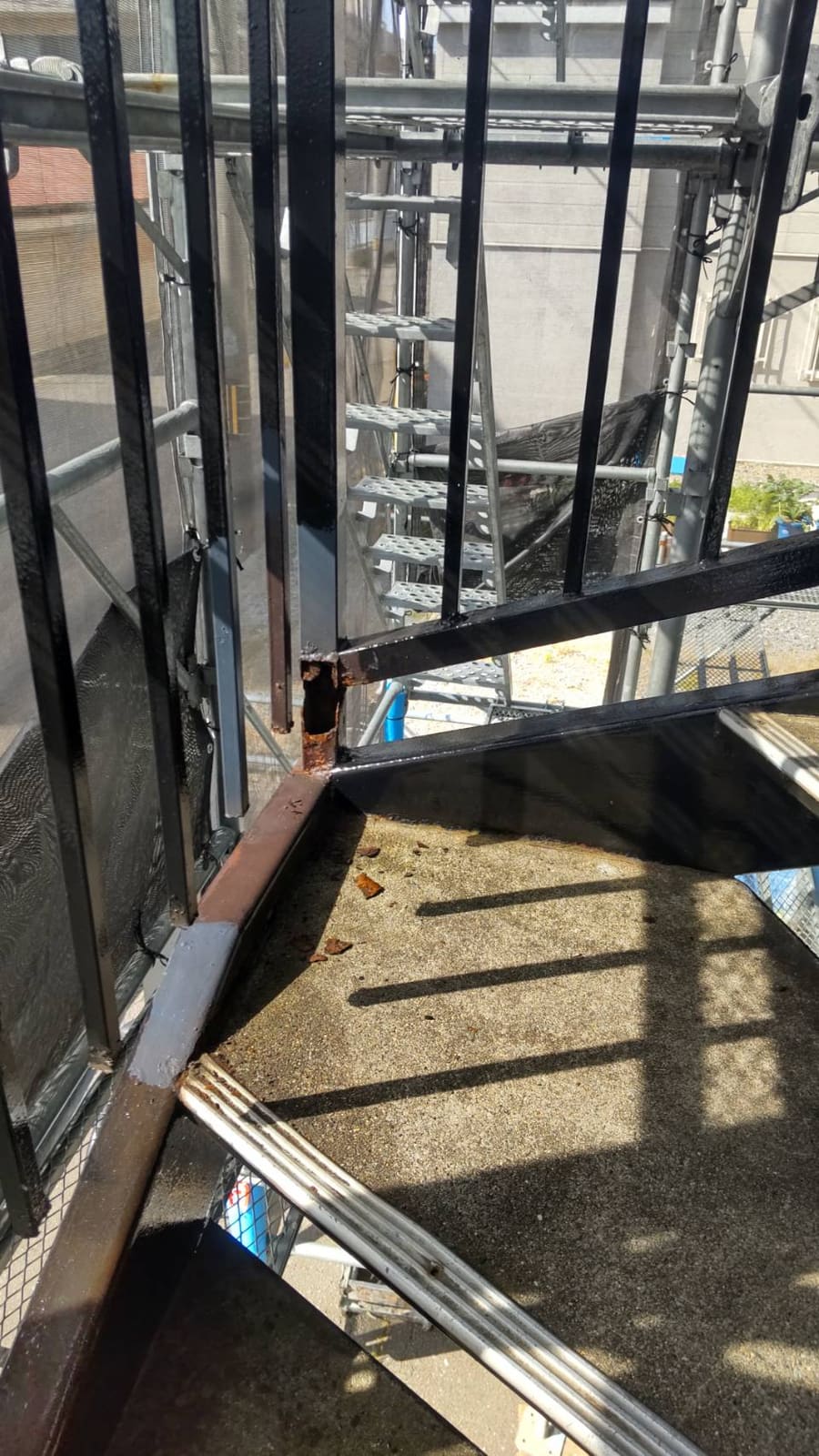 ハイム・ストーン施工事例　溶接塗装